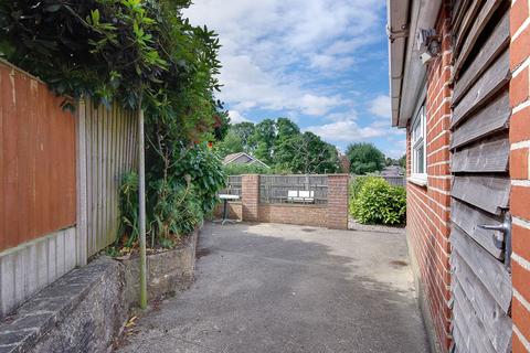 7 Brook Close, Bournemouth, BH10 5JP