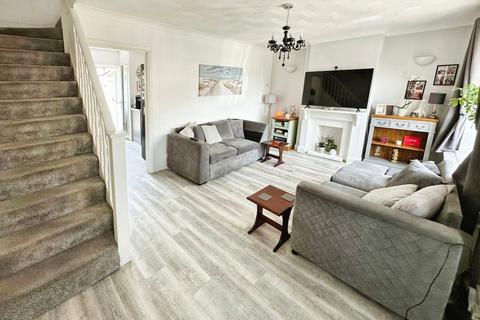 73 Kingsman Road, Stanford-le-hope, SS17 0JN