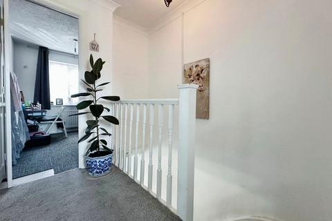 73 Kingsman Road, Stanford-le-hope, SS17 0JN