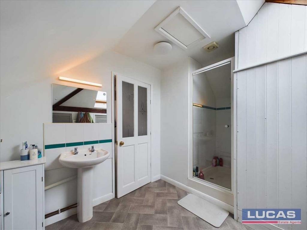 En Suite Bathroom