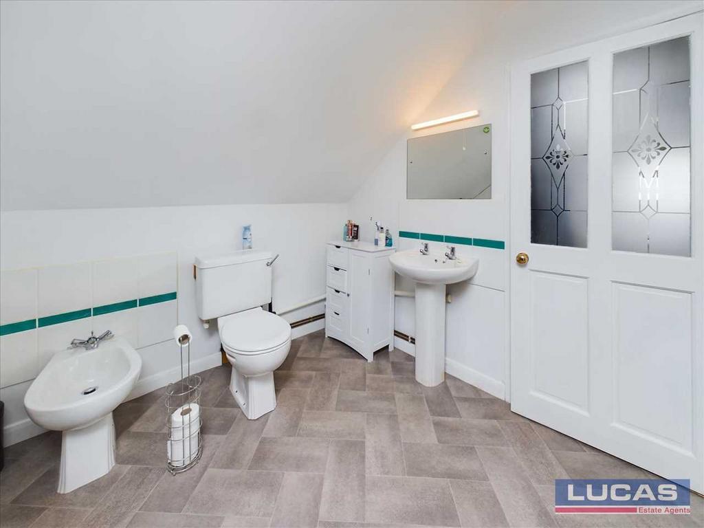 En Suite Bathroom