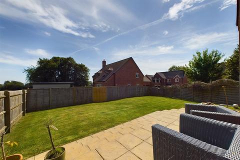 4 bedroom detached house for sale, Ivy Close, Abbots Bromley