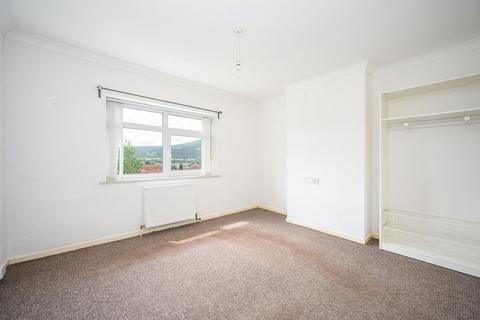 6 Bishop Crescent, Abergavenny, NP7 6BT