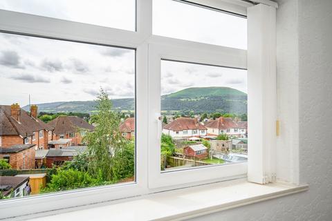 6 Bishop Crescent, Abergavenny, NP7 6BT