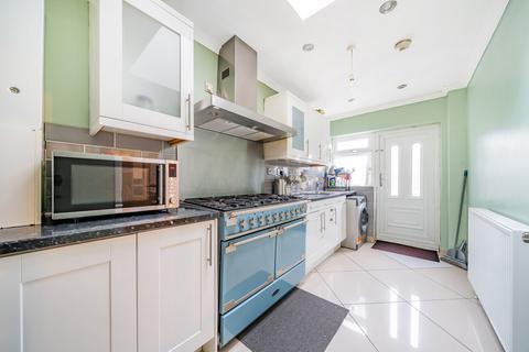 102 Albert Drive, Woking, GU21 5UA