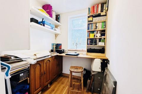 46 Walter Walk, Edgware, HA8 9ES