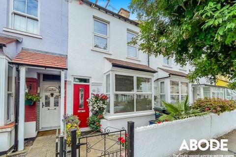 3 bedroom terraced house for sale, Wellington Avenue, Westcliff-On-Sea