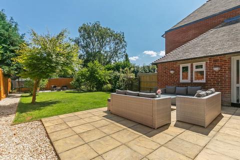 3 Bourne Close, Otterbourne, Winchester, SO21 2DU
