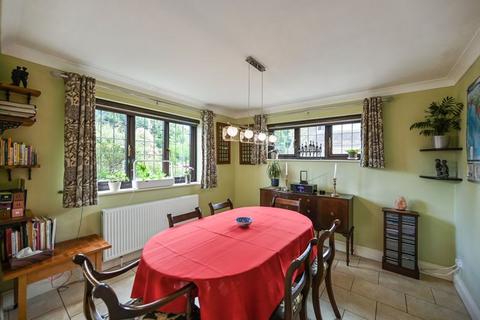 4 bedroom detached house for sale, Eythorne Road, Shepherdswell