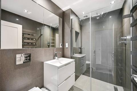 57 King George Square, Richmond, TW10 6LF