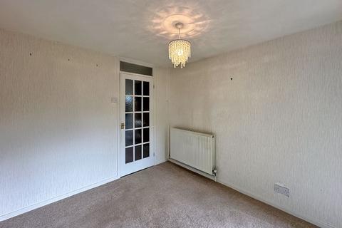 18 Castle Drive, Willenhall, WV12 4QY