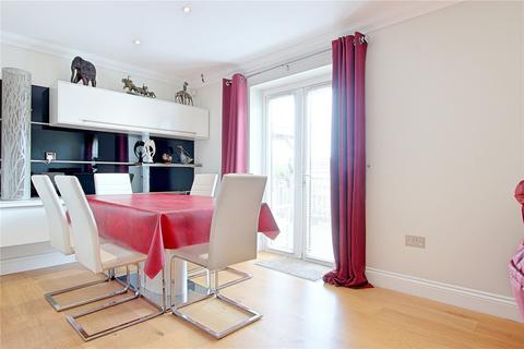 2 bedroom flat for sale, Sea Avenue, Rustington, Littlehampton, West Sussex, BN16