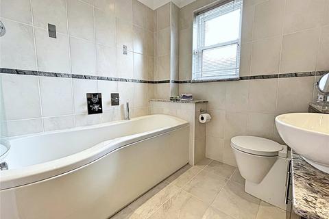 2 bedroom flat for sale, Sea Avenue, Rustington, Littlehampton, West Sussex, BN16