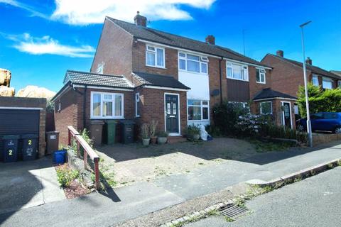 3 bedroom semi-detached house for sale, Midhurst Gardens, Luton