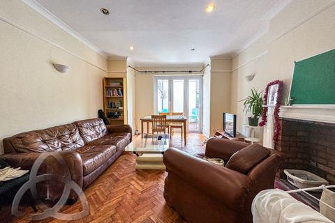 4 bedroom ground floor flat to rent, St. Cuthberts Road, Kilburn, NW2