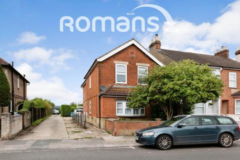 2 bedroom maisonette to rent, Church Road, Aldershot