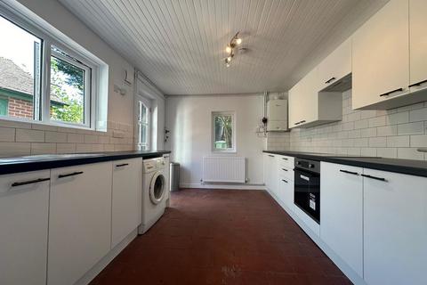 3 bedroom semi-detached house to rent, Church Lane, Cambridge CB2