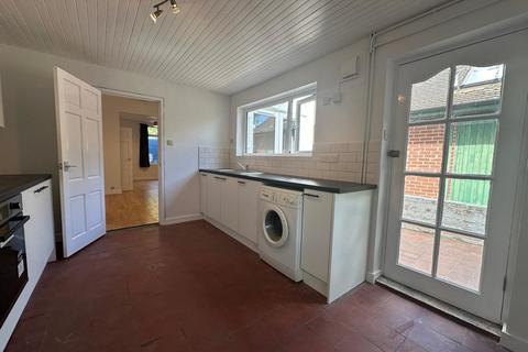 2 bedroom end of terrace house to rent, Church Lane, Cambridge CB2