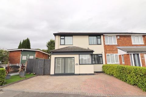 3 bedroom semi-detached house for sale, Thornhill Drive, Manchester M28