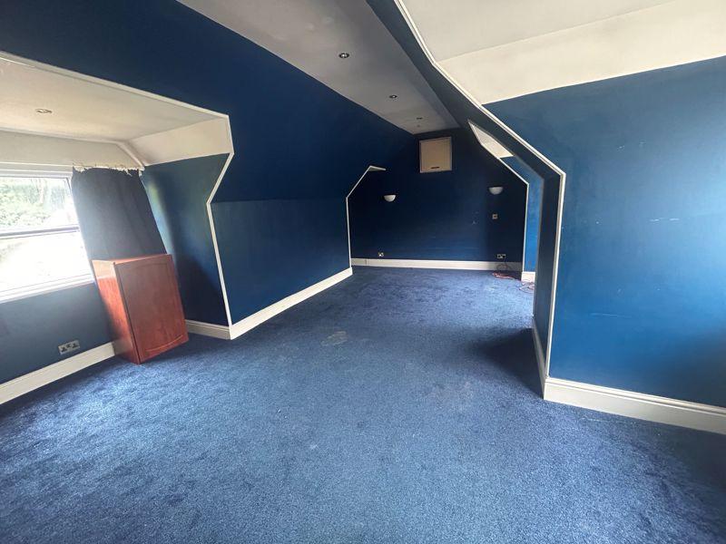 Principal bedroom