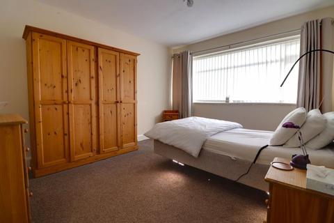 17 Cliff Road, Great Haywood, Stafford, ST18 0SZ