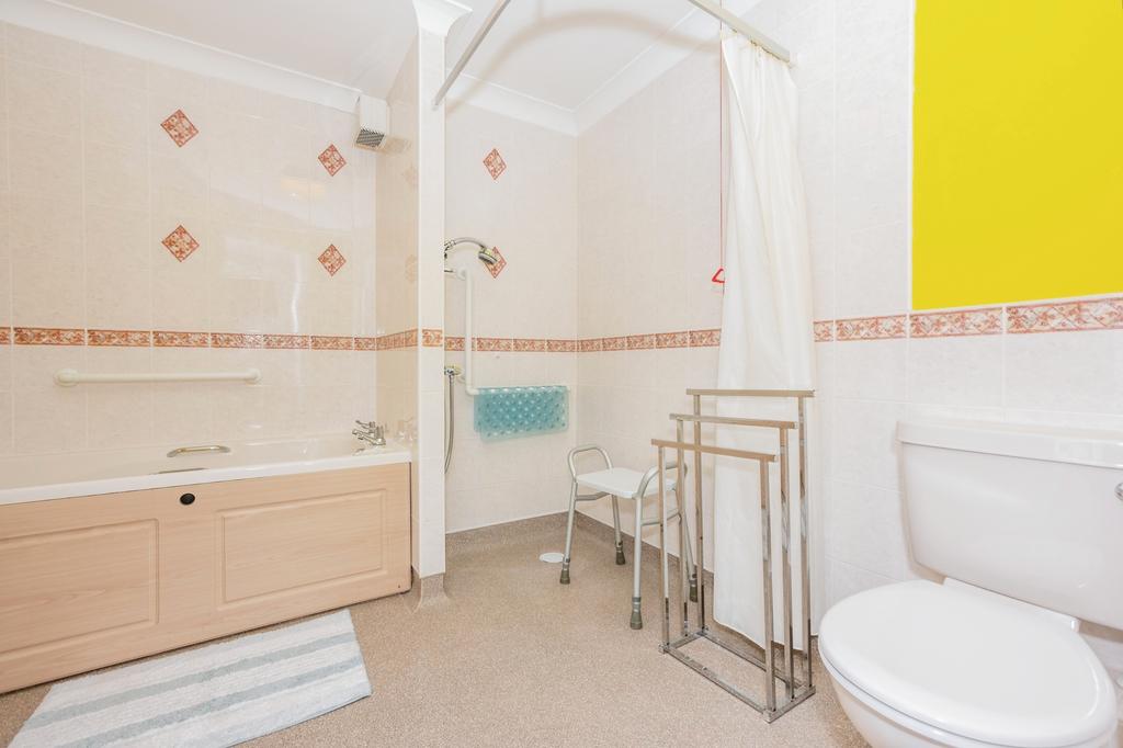 Bath/Wet Room