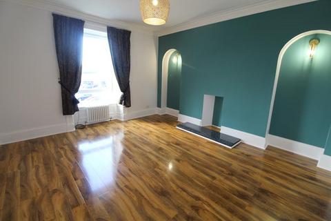 4 bedroom flat to rent, Bedford Road, Aberdeen, AB24