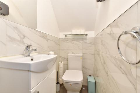 70 Annalee Road, South Ockendon, RM15 5BZ