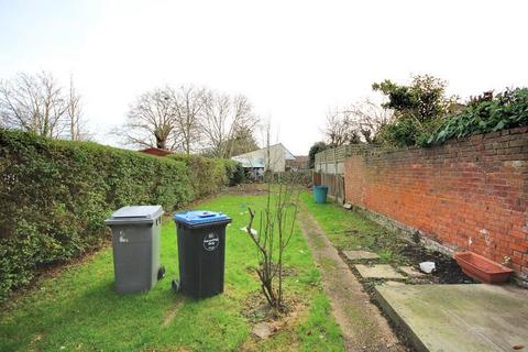 4 bedroom semi-detached house to rent, 2 NEELD CRESCENT