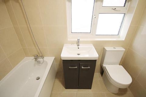 4 bedroom semi-detached house to rent, 2 NEELD CRESCENT