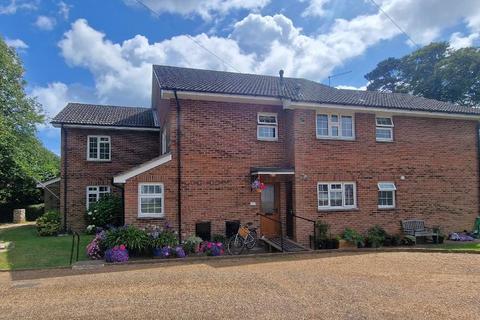 2 bedroom flat for sale, Foreland Road, Bembridge, Isle of Wight, PO35 5RX