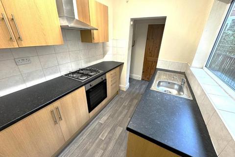 2 bedroom terraced house to rent, Crossley Street, Sherwood, Nottingham, NG5 2LF