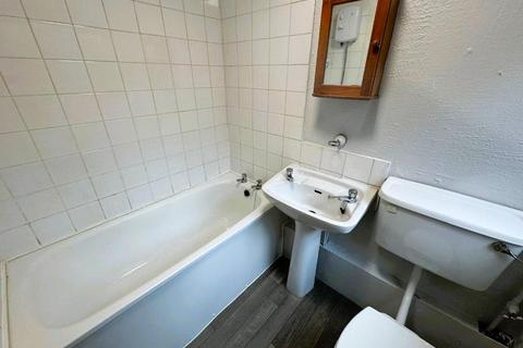 2 bedroom terraced house to rent, Crossley Street, Sherwood, Nottingham, NG5 2LF