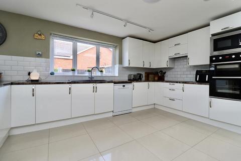 16 Sandwich Road, Whitfield, Dover, CT16 3LG