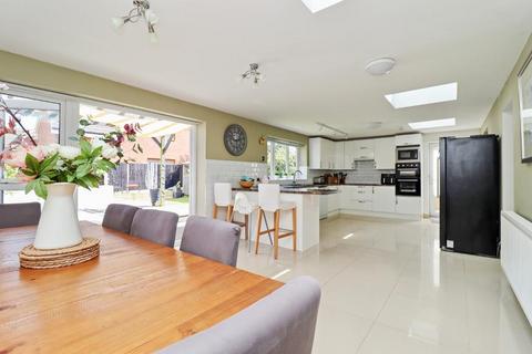 16 Sandwich Road, Whitfield, Dover, CT16 3LG