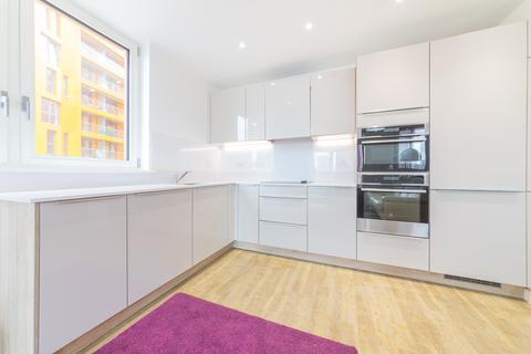 3 bedroom apartment to rent, Ossel Court, London SE10