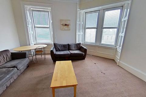 5 bedroom flat to rent, Merchiston Avenue, Edinburgh, EH10