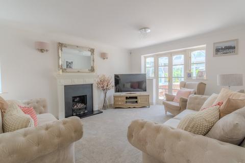 19 Saracen Drive, Balsall Common, Coventry, CV7 7UA
