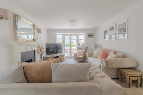 19 Saracen Drive, Balsall Common, Coventry, CV7 7UA