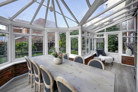 19 Saracen Drive, Balsall Common, Coventry, CV7 7UA