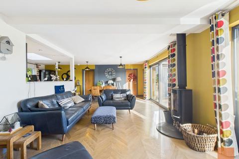 6 Chycoose Parc, Point, Truro, TR3 6NT