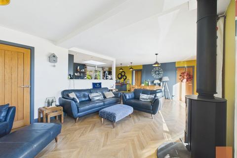 6 Chycoose Parc, Point, Truro, TR3 6NT