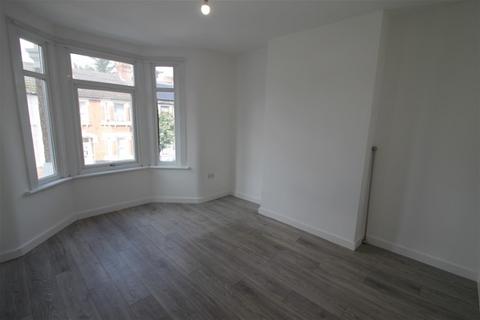 2 bedroom flat to rent, Manor Park E12