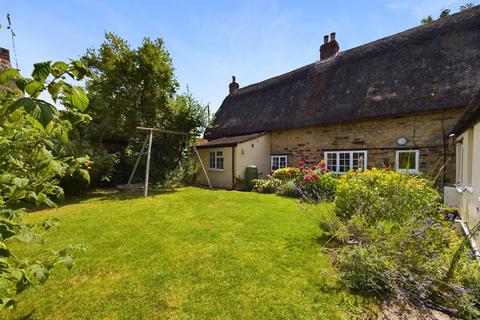 4 bedroom cottage for sale, Stoke Road, Blisworth, NN7