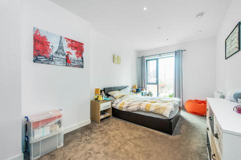 2 bedroom apartment to rent, 46 Botanic Square, London E14