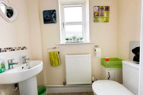 5 Carr Meadows, Cowling, Keighley, BD22 0BR