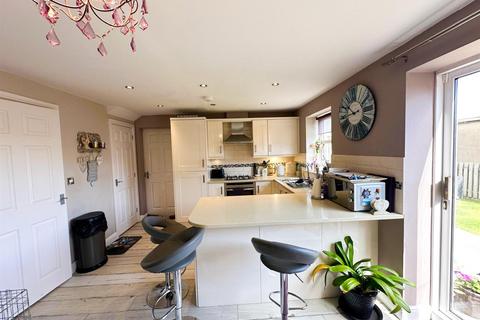 5 Carr Meadows, Cowling, Keighley, BD22 0BR