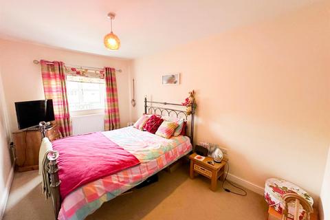 5 Carr Meadows, Cowling, Keighley, BD22 0BR