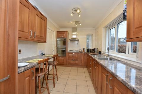 2 bedroom bungalow for sale, Victoria Lane, Horsforth, Leeds