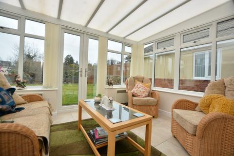 2 bedroom bungalow for sale, Victoria Lane, Horsforth, Leeds